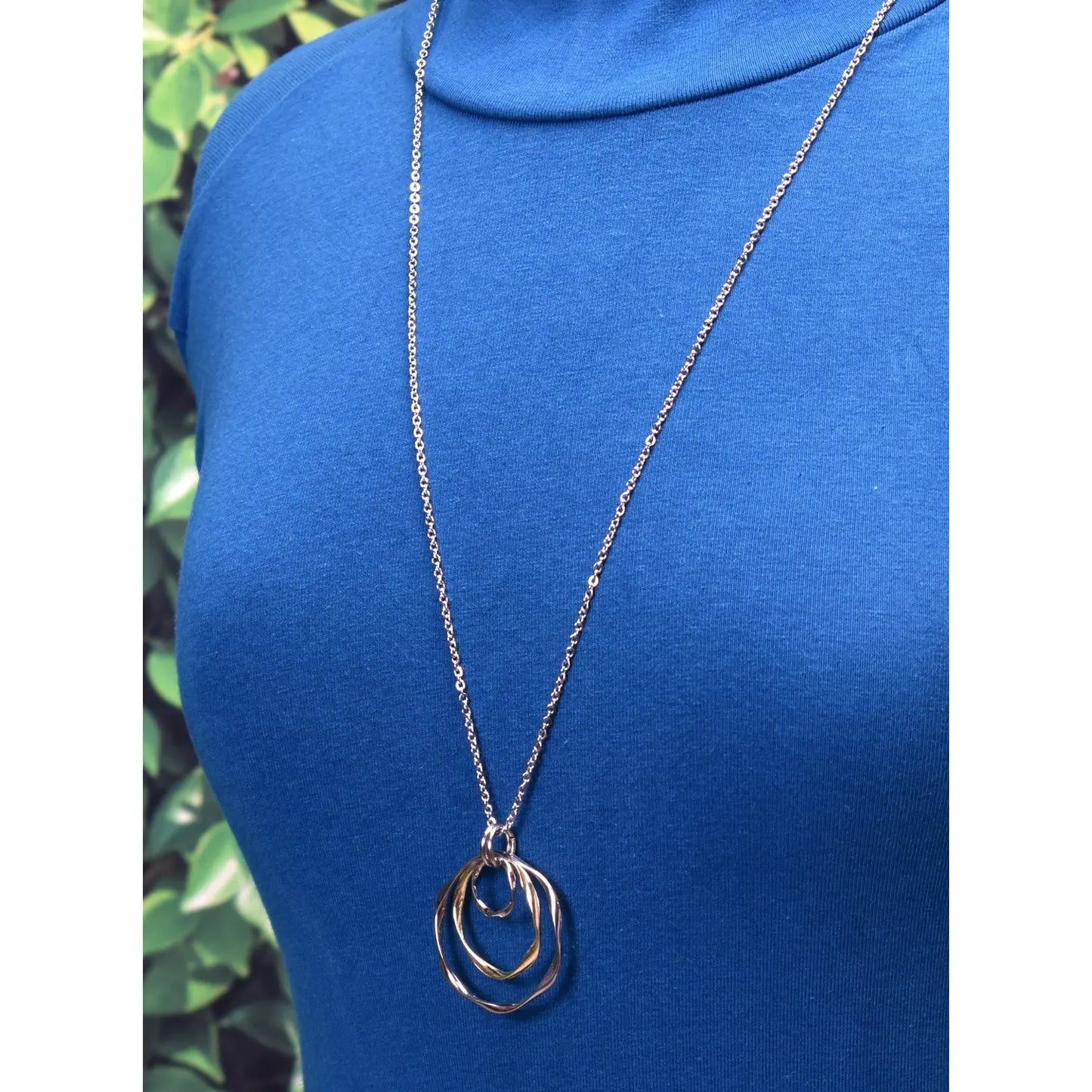 Twisted Silver Circle Necklace